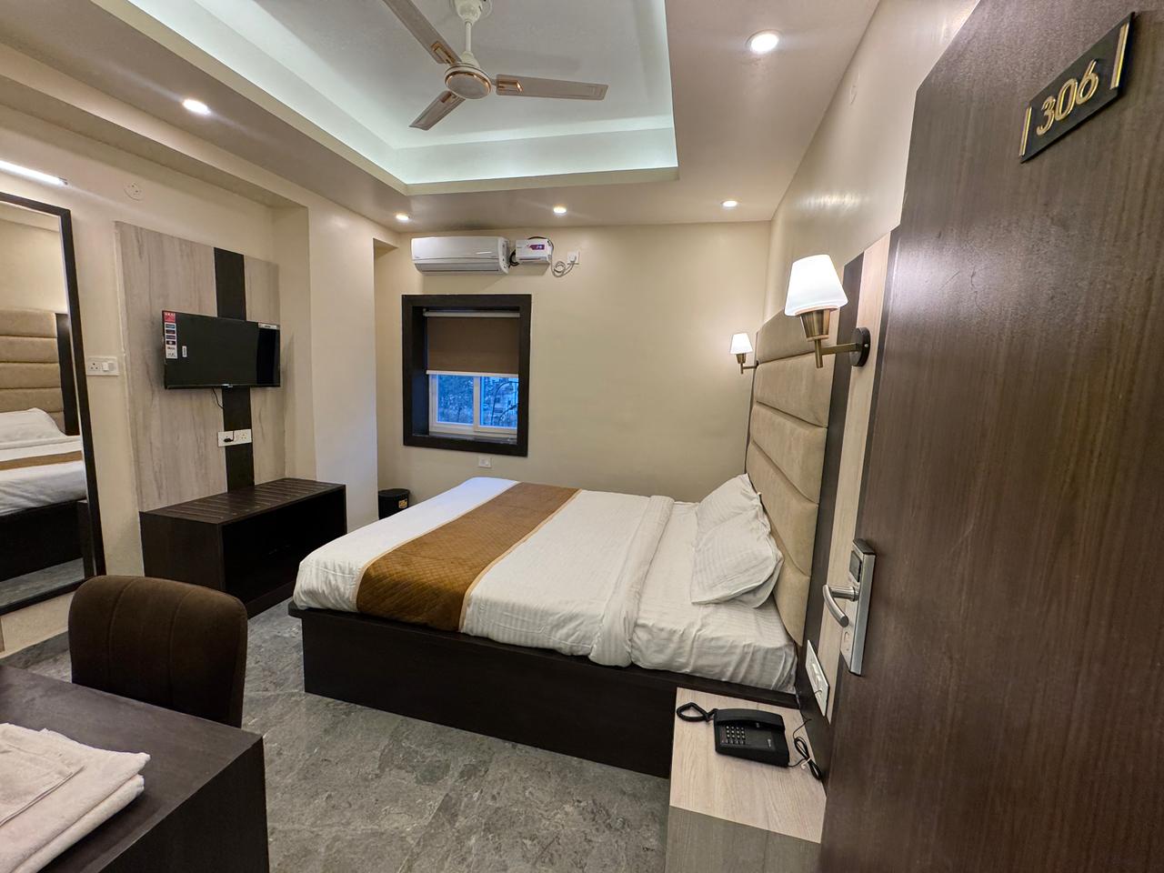 Hotel Jasraj Inn - Tap to explore photos