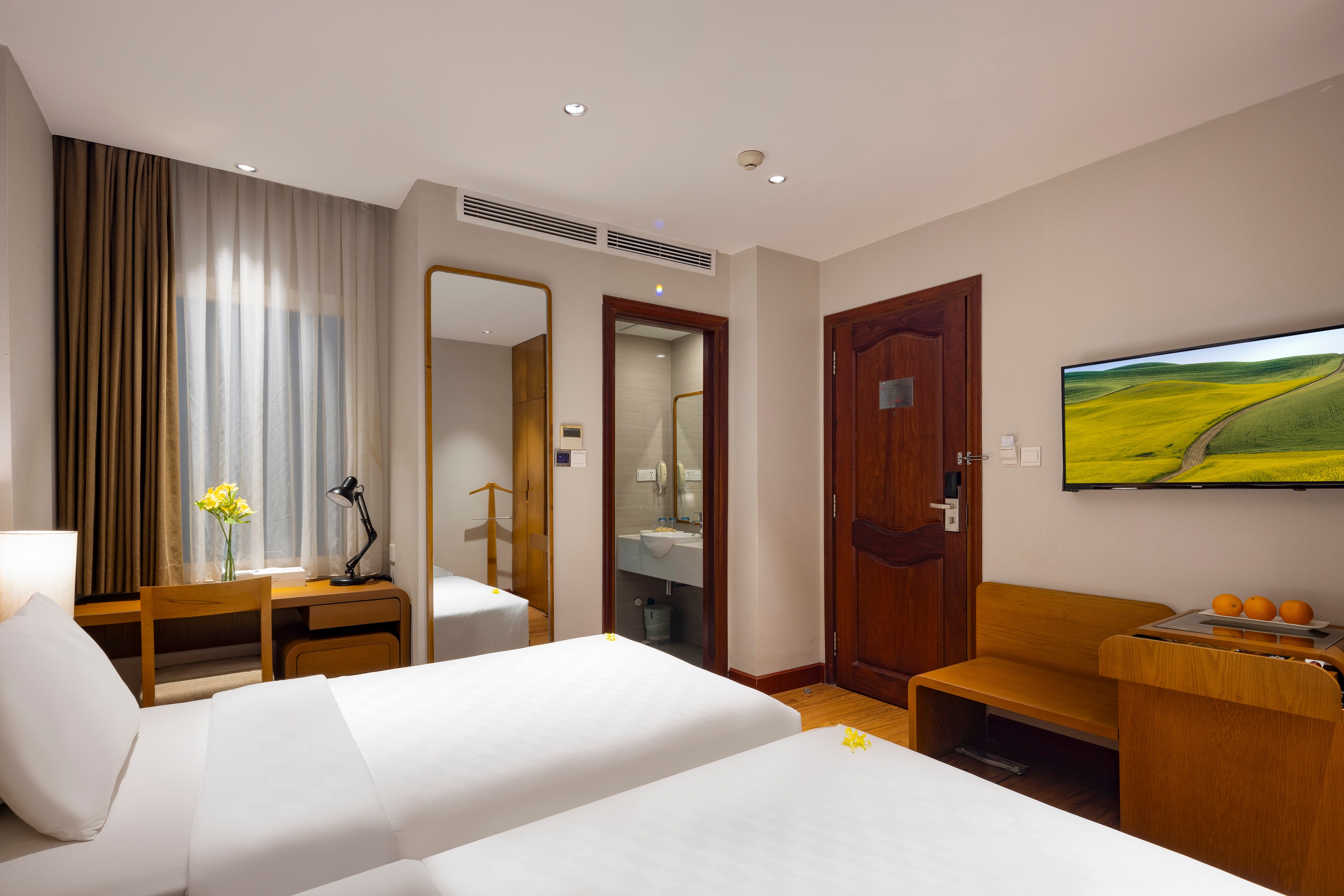 Harmony Saigon Hotel & Spa - Tap to explore photos