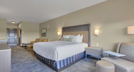 Best Western Plus Executive Residency Fillmore Inn Room Type - Suite-1 King Bed, Non-Smoking, Pillow Top Mattress, 50 Inch Led Television, Microwave And Refrigerat