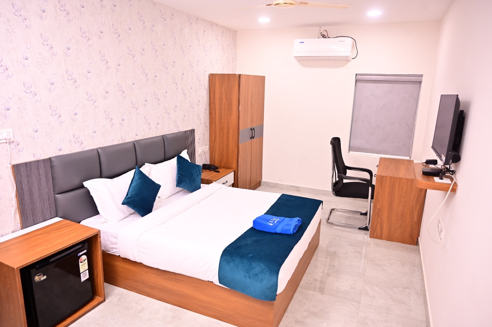 Elite hotel karimnagar - Tap to explore photos