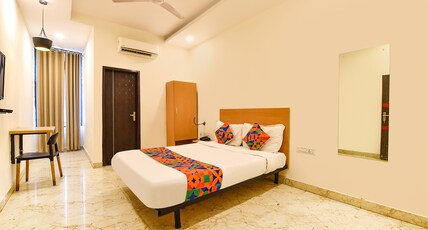 FabHotel Madhuban Room Type - Deluxe Romm