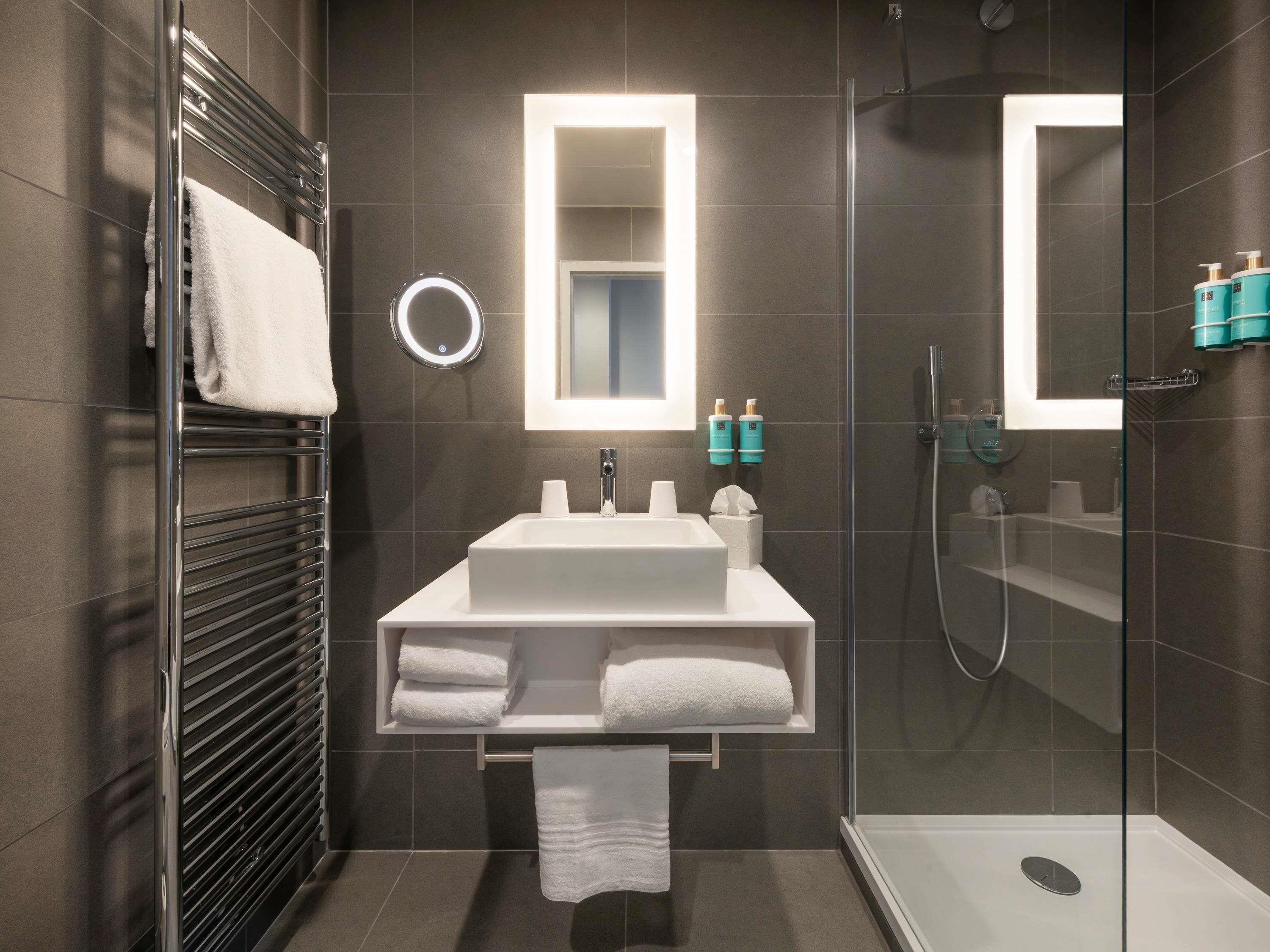 Novotel Paris 20 Belleville - Tap to explore photos