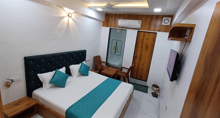 Hotel The Grand Jashi Residency Room Type - Super Deluxe Room With Bathtub