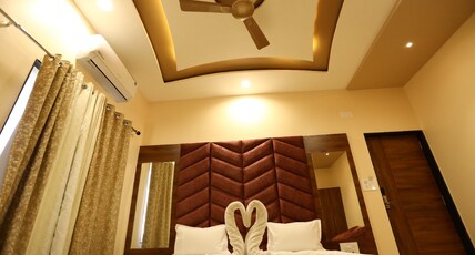 Ishwar Nain Hotel Room Type - Royal Luxury Room