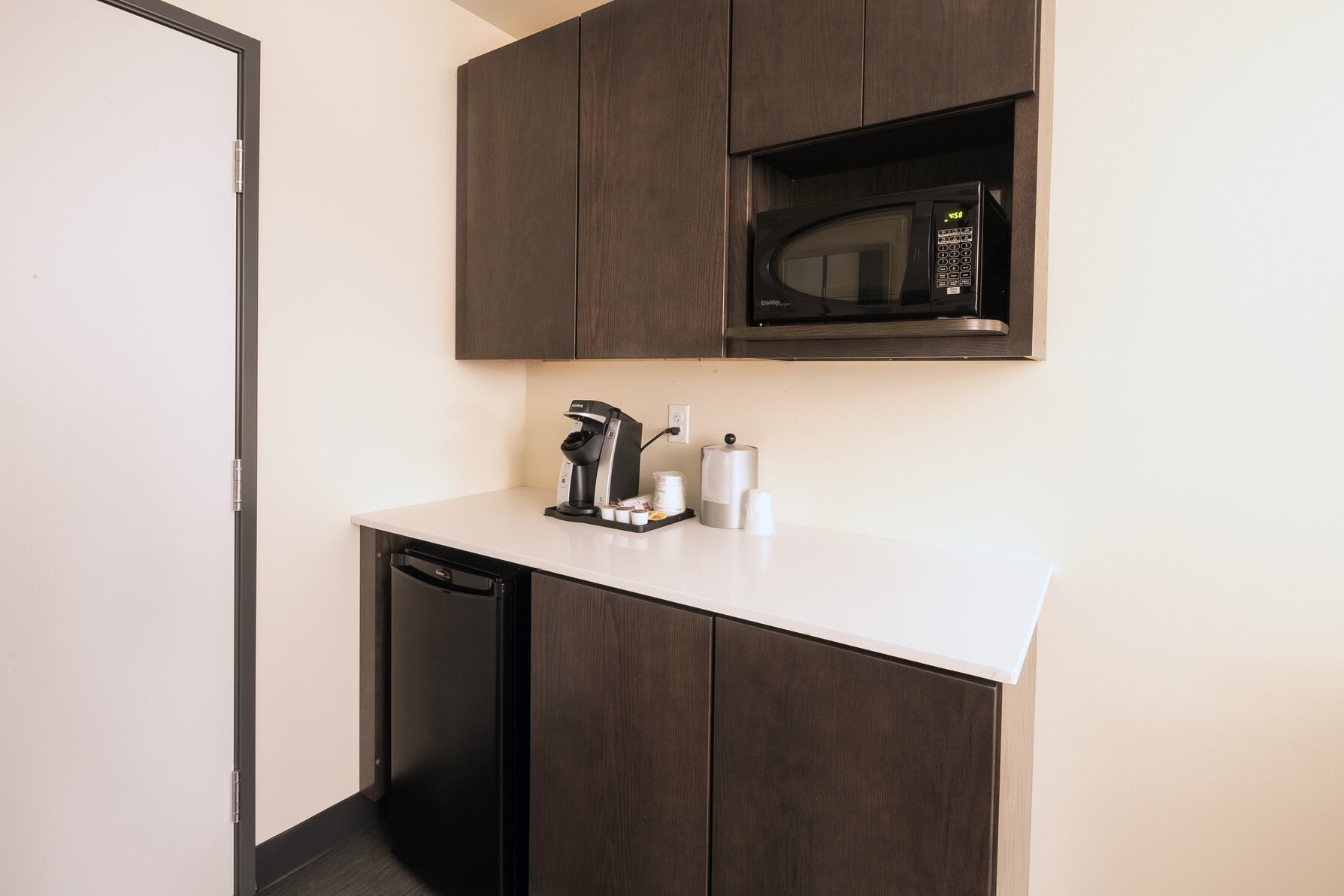 Holiday Inn & Suites MOUNT PLEASANT - Tap to explore photos