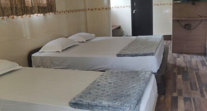 Hk grand inn Room Type - Triple occupancy