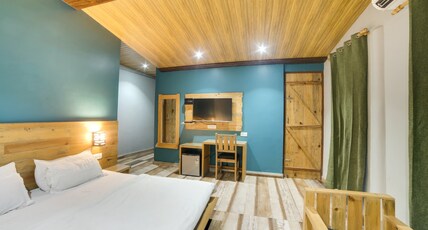 Hill Top Swiss Cottage Room Type - Spectacular Sky - Couples only