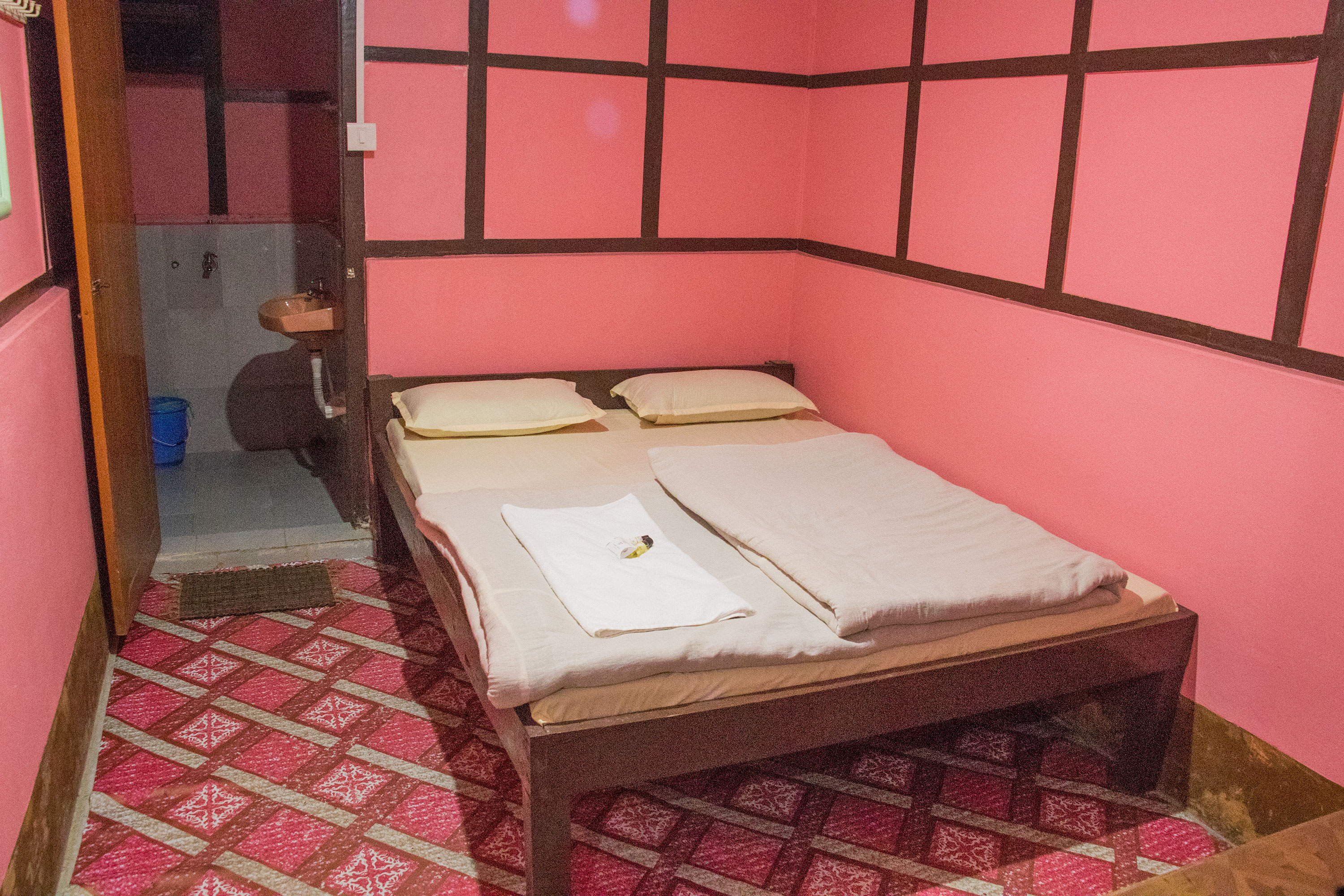 Humro Home Sillery Gaon - Tap to explore photos