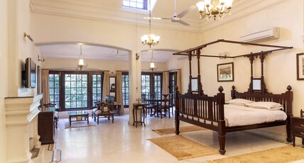 WelcomHeritage Golf View Room Type - Victorian Suite Room