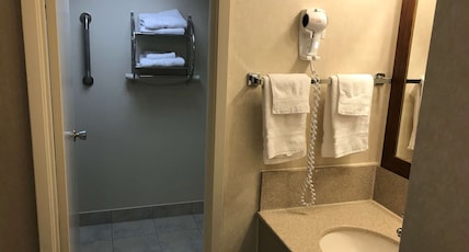 Best Western Thunder Bay Crossroads Room Type - 1 King Bed, Non-Smoking, High Speed Internet Access, Refrigerator, Continental Breakfast Best Western Thunder Bay Crossroads Room Type - 1 King Bed, Non-Smoking, High Speed Internet Access, Refrigerator, Continental Breakfast