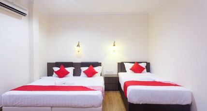Hotel O T P Hotel Room Type - Suite Triple