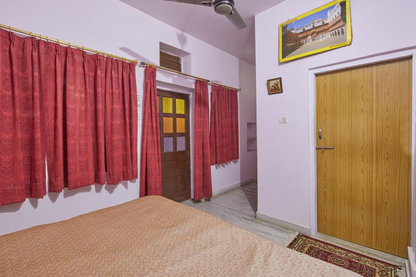 Pink Floyd Cafe & Hotel Pushkar - Tap to explore photos