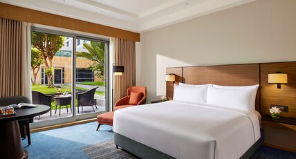 Grand Hyatt Mumbai Room Type - 1 King Bed Patio Club Access