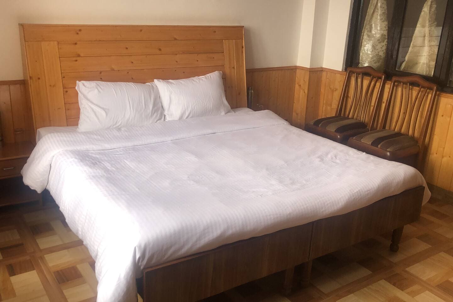 Battoo Paradise B&B | Rooms & Guided Treks - Tap to explore photos