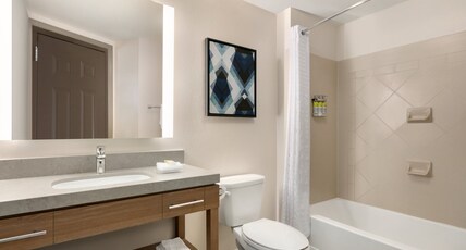 Holiday Inn SEATTLE DOWNTOWN Room Type - 2 Queen Standard