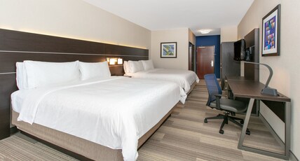 Holiday Inn Express Hotel & Suites Seaside Convention Center Room Type - 2 King Beds Standard
