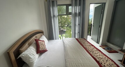 Hotel Friends Room Type - Deluxe Room with Balcony