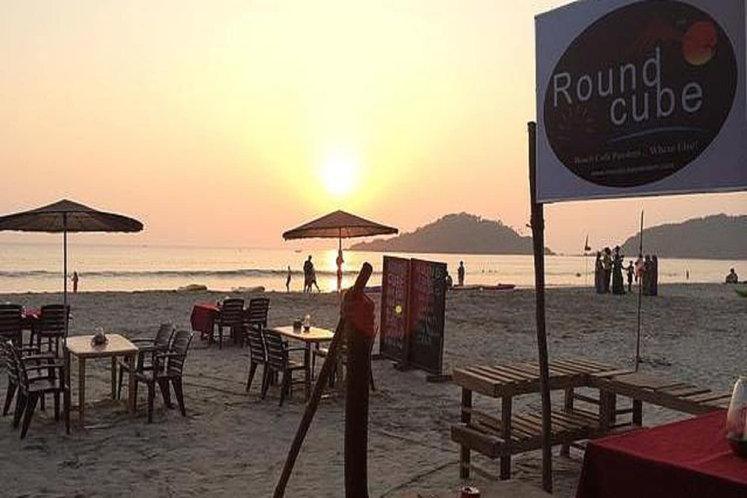 Roundcube Guest House - Tap to explore photos