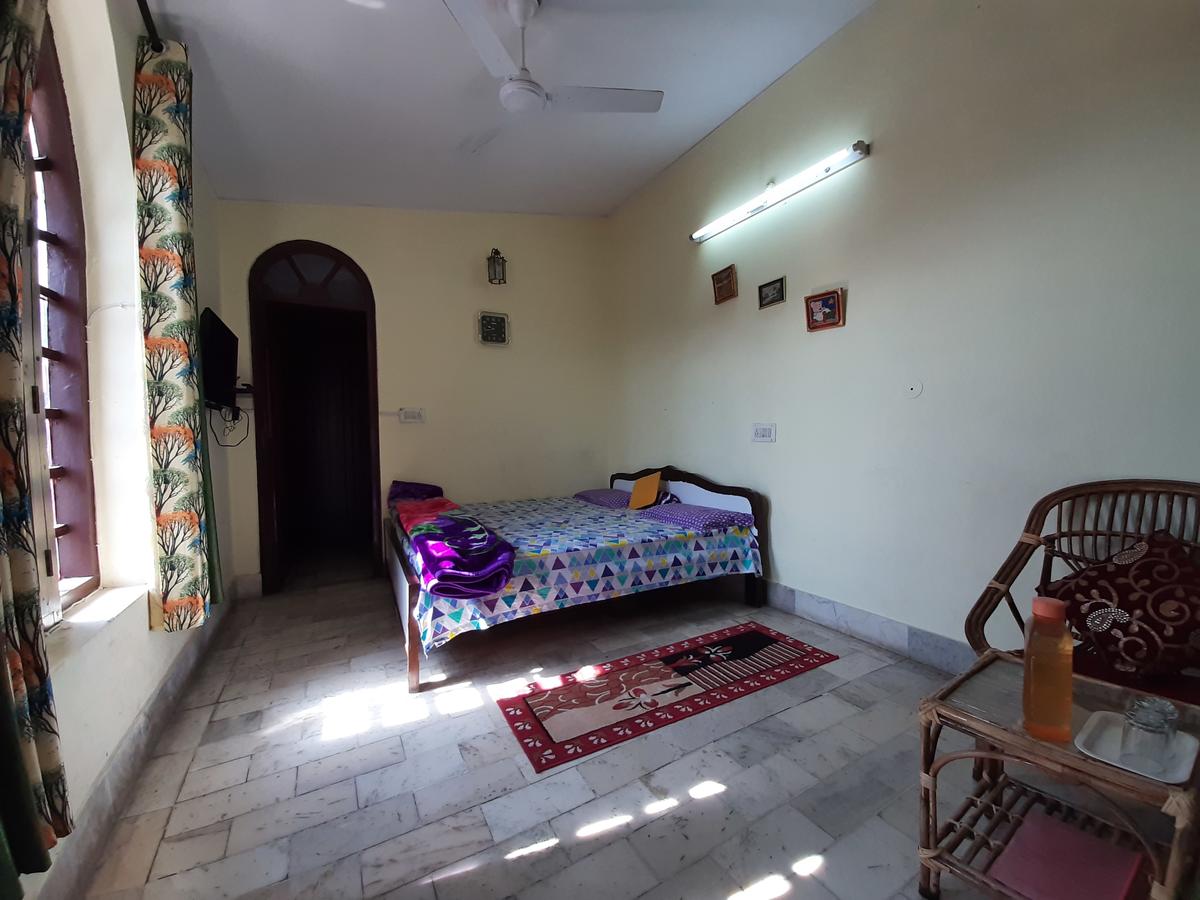 Horizon Homestay | Rooms & Kitchen - Tap to explore photos