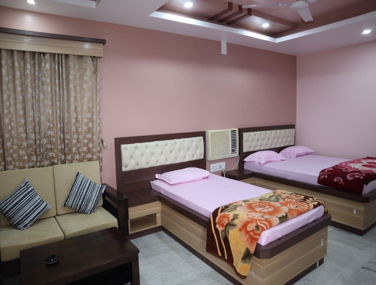 Hotel Suraj - Tap to explore photos