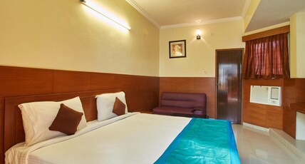  Amrita Inn (Koyambedu) Room Type - Deluxe Ac Room
