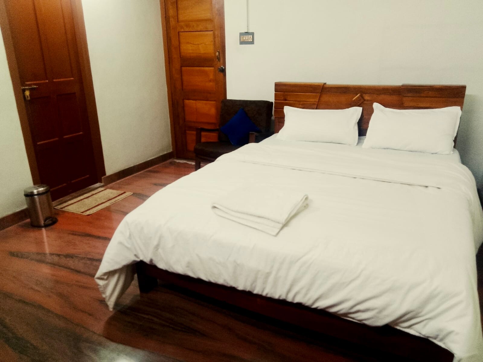 A C room Double Bed Near Edappally - Tap to explore photos