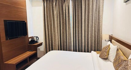Aurelia Grand Hotel and Banquets Room Type - Deluxe Room