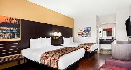 Best Western Lake Okeechobee Room Type - 2 Double Beds, Smoking Room, Upstairs, High Speed Internet Access, Microwave And Refrigerator, Full 