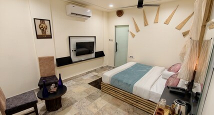 STAYGURU USHA RESIDENCY Room Type - Super Deluxe Room