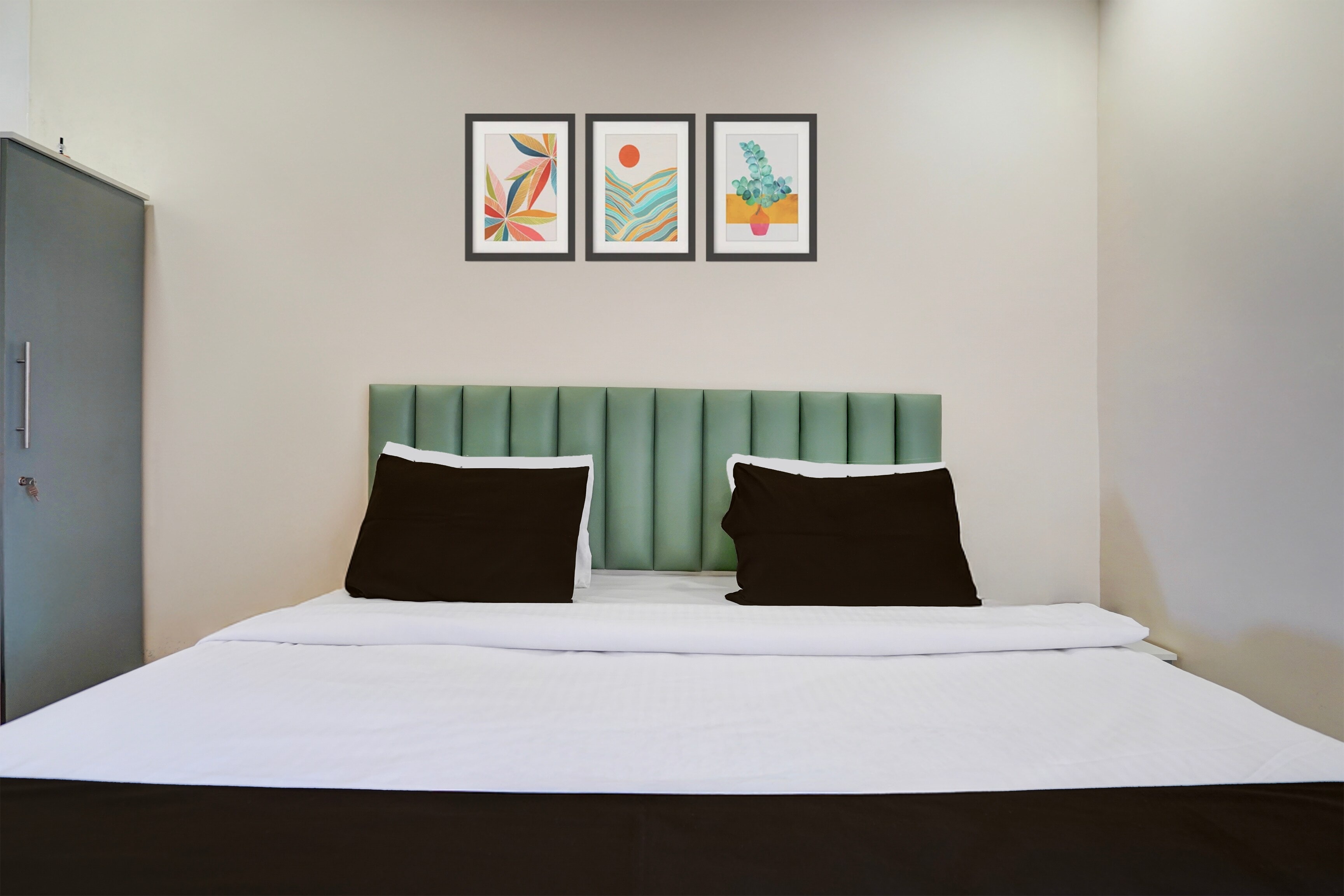 Hotel O Elite Stay - Tap to explore photos