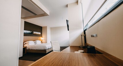 Hyatt Place Amsterdam Airport Room Type - Large King Room
