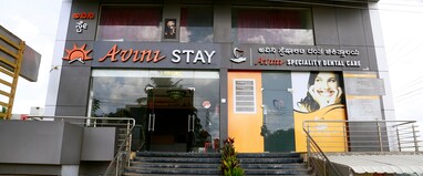Avini Stay