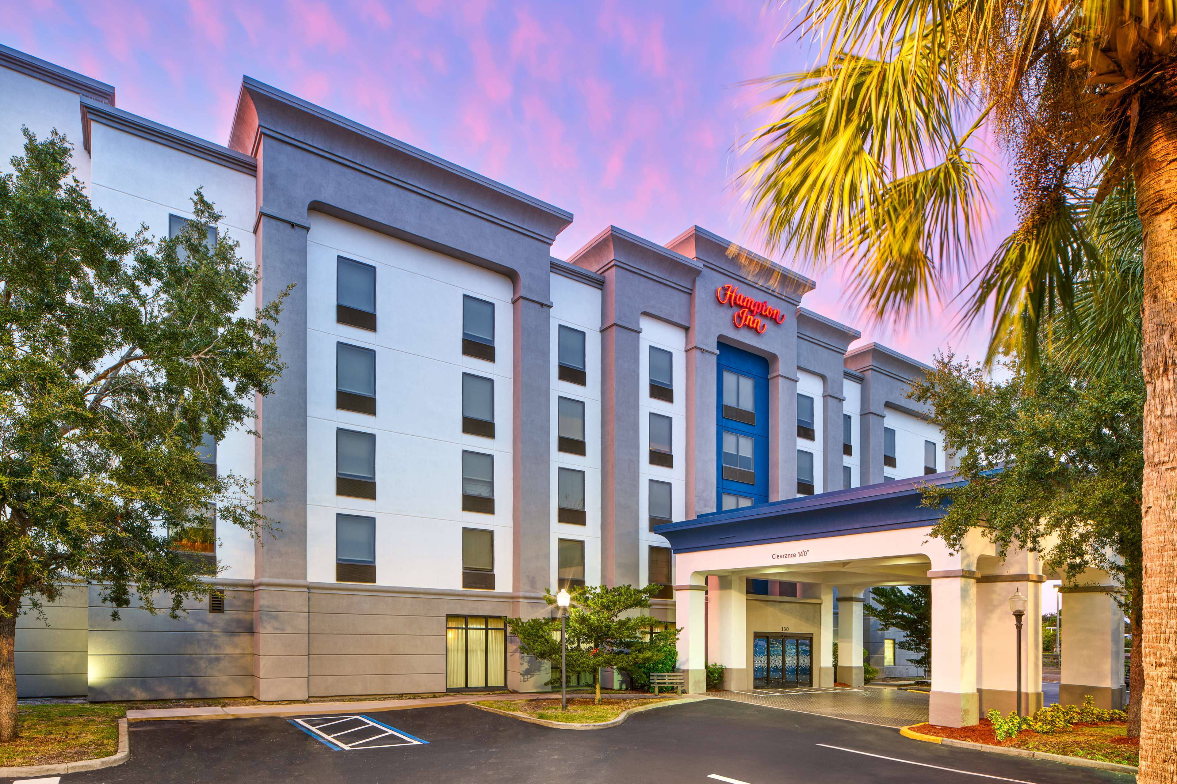 Hampton Inn Melbourne - Viera - Tap to explore photos