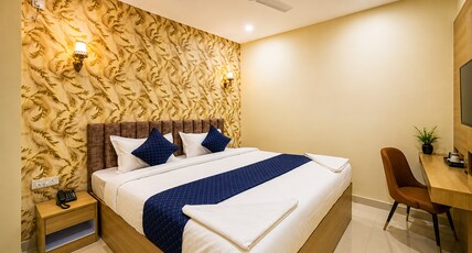 Hotel Tapovan Inn Room Type - Luxury Room with Air Conditioning