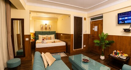INDUS MOUNT ROYALE HOTEL-100Mtrs from Mall Room Type - PREMIUM (MOUNTAIN VIEW)