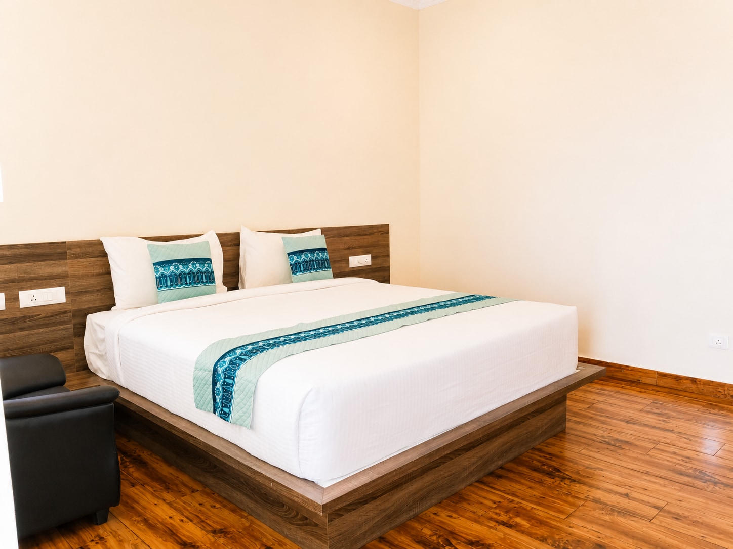 GNM Hilltop Villas Coonoor - Tap to explore photos