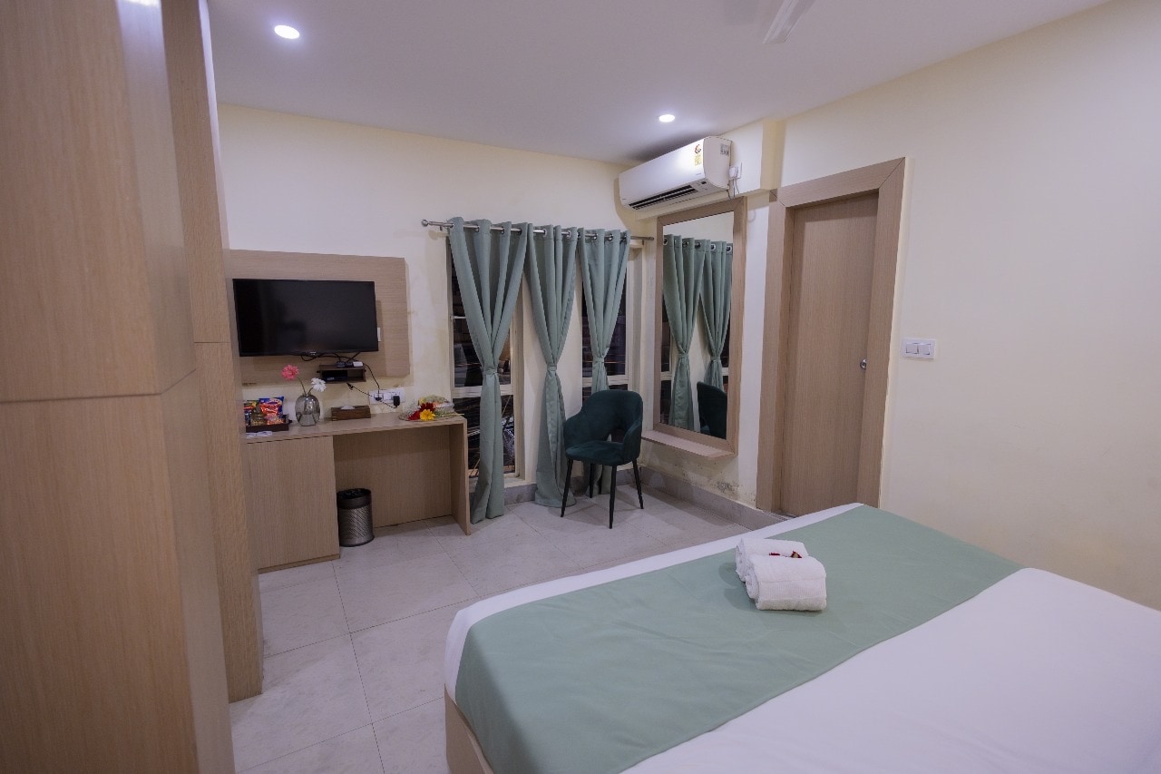 INDUS TIARA- A CORPORATE BOUTIQUE HOTEL - Tap to explore photos