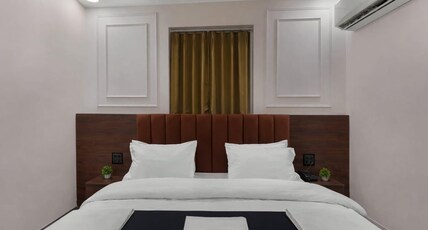 SG Royal Portico Room Type - Deluxe Room
