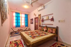 Pink Floyd Cafe & Hotel Pushkar