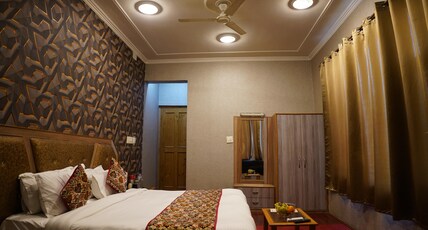 Hotel Rozan Jaai Room Type - Deluxe Room