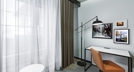 Hotel Indigo Tulsa Downtown Room Type - 1 King Standard Communications Accessible Hotel Indigo Tulsa Downtown Room Type - 1 King Standard Communications Accessible