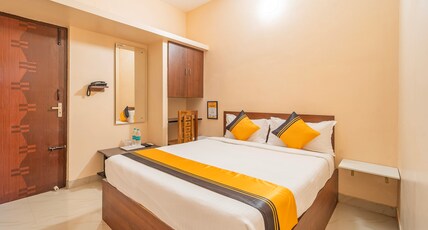 Itsy Hotels Everest Grand Room Type - Economy Room