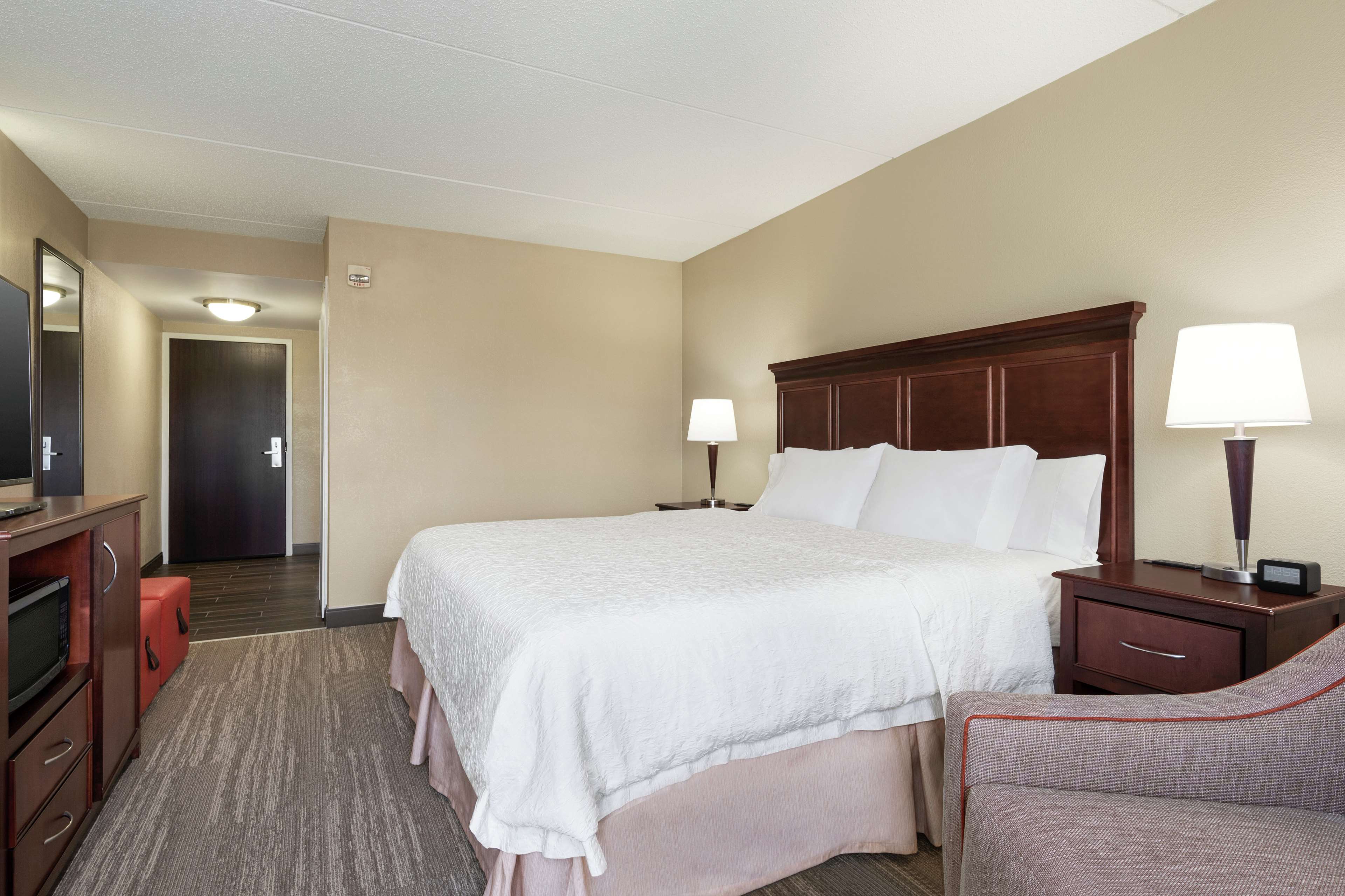 Hampton Inn by Hilton Dulles/Cascades - Tap to explore photos