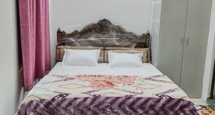 white house Room Type - Bedroom 1