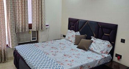 Jasmine Stays | Bright & Airy 1 BHK Room Type - Bedroom