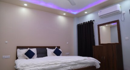 EARTH Hotel & Restaurant Room Type - Deluxe Room