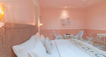 Jaipur Bungalow Room Type - Block Print Pink