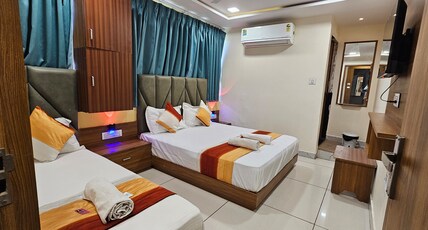 Hotel Sunrise View Room Type - Deluxe Triple Bed Room