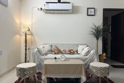 Red Homes Centrally Located Modern Cozy 2BHK APT
