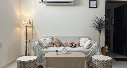 Red Homes Centrally Located Modern Cozy 2BHK APT Room Type - Red Homes Centrally Located Modern Cozy 2BHK APT